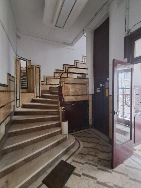 Hristo Botev, Piata Rosetti, Universitate