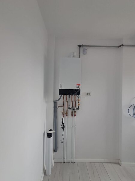 Hristo Botev, Piata Rosetti, Universitate